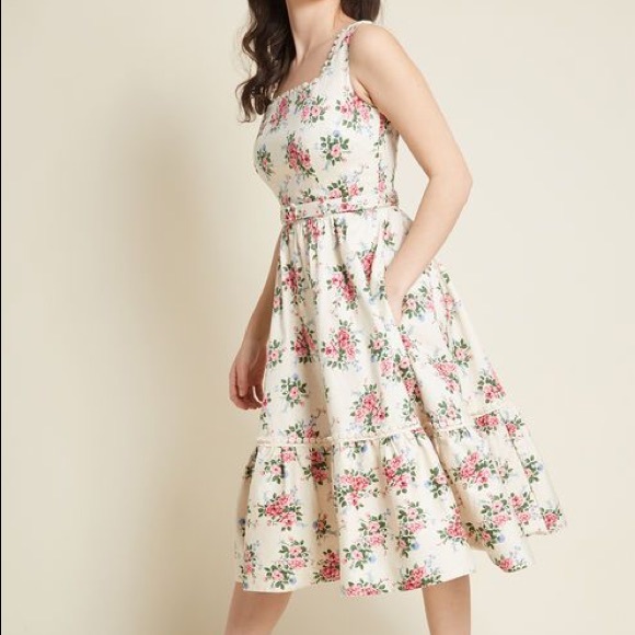 Modcloth Dresses & Skirts - NWT Modcloth Collectif Frida Floral Swing Dress